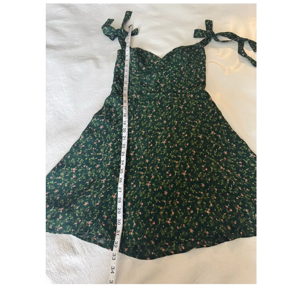 Reformation Niara Mini Dress in the Coriander Floral  Size: 4 - Picture 6 of 12